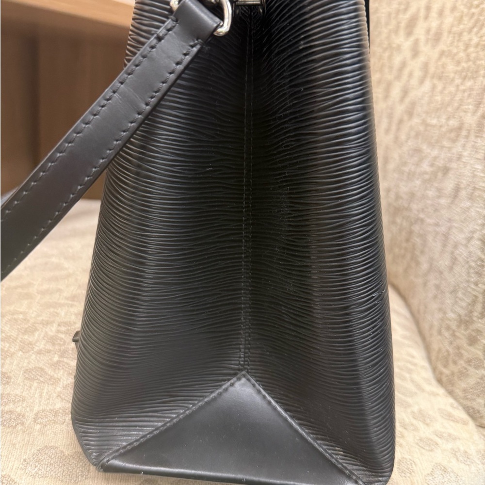 Louis Vuitton Black Epi Leather Kleber MM - Picture 3 of 15